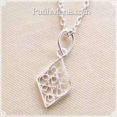 画像1: ダイヤの銀線細工ペンダントトップ・トランプチャーム・シルバーネックレス【silver925】 (1)