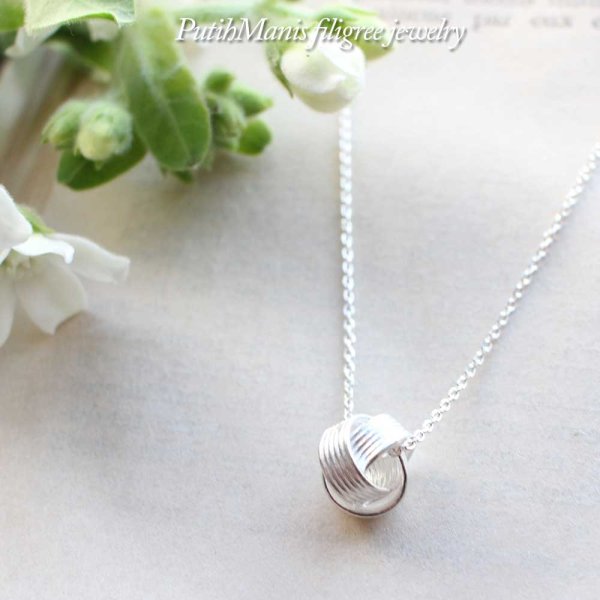 画像3: くるみボタンチャーム|銀線のリボンで丸いボールにしたチャームのネックレス【silver925】銀線細工