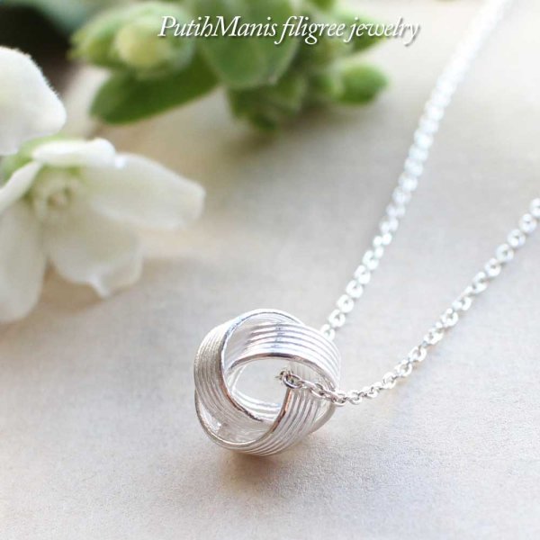 画像4: くるみボタンチャーム|銀線のリボンで丸いボールにしたチャームのネックレス【silver925】銀線細工