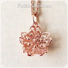 画像1: 桜のゴールドチャーム(M)｜銀線細工の透かしの花びらが美しいルースタイプネックレス用ペンダントトップ・K24GPK18GP【金属アレルギーの方に配慮したニッケルフリー加工】 (1)