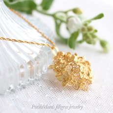 画像3: 【紫陽花】【アジサイ】の大ぶりなペンダントトップ・ゴールド：職人の技術の粋を極めた作品。 (3)