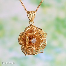 画像4: 蓮の花のネックレス(M1)｜CZ一粒石を入れた大きめロータス、蓮の花のチャーム【金属アレルギーの方に配慮したニッケルフリー加工】 (4)