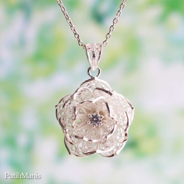 画像1: 蓮の花のネックレス(M1)｜CZ一粒石を入れた大きめロータス、蓮の花のチャーム【silver925】