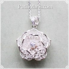 画像3: 蓮の花のネックレス(M1)｜CZ一粒石を入れた大きめロータス、蓮の花のチャーム【silver925】 (3)