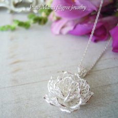 画像5: 蓮の花のネックレス(M1)｜CZ一粒石を入れた大きめロータス、蓮の花のチャーム【silver925】 (5)