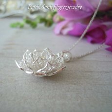 画像6: 蓮の花のネックレス(M1)｜CZ一粒石を入れた大きめロータス、蓮の花のチャーム【silver925】 (6)