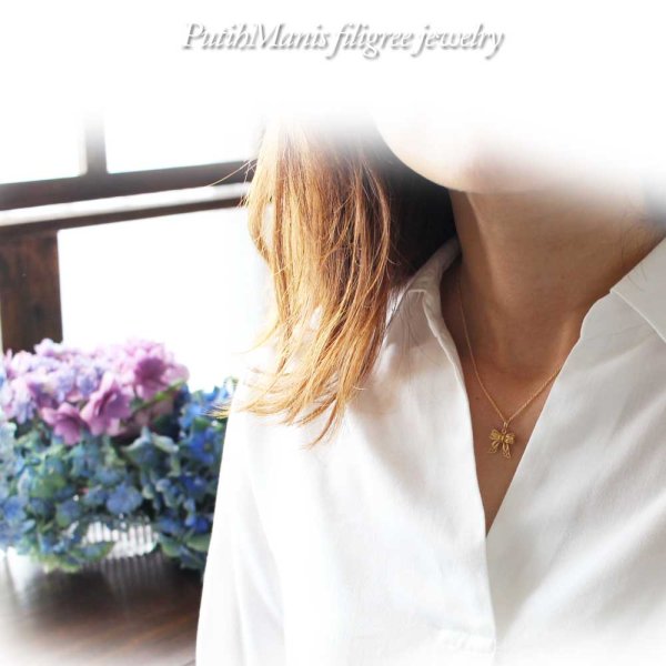 画像3: リボンのチャーム・ゴールド|銀線細工のリボンのネックレス用ペンダントトップ【金属アレルギーの方に配慮したニッケルフリー加工】