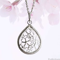 画像1: 桜の文様を銀線細工の透かしで入れたしずく型のペンダントトップsilver925 [ch71-si-n]ネックレス用 (1)