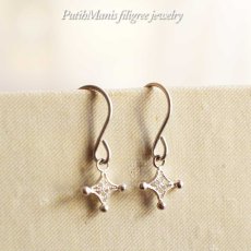 画像6: 小さな透かしの星・スターチャームのドロップピアス・銀線細工　silver925 (6)