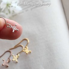 画像7: 小さな透かしの星・スターチャームのドロップピアス・銀線細工　silver925 (7)