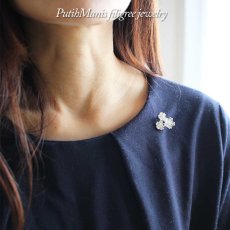 画像6: 控えめなワンポイント。桜３輪のブローチ｜銀線細工のブローチsilver925 (6)