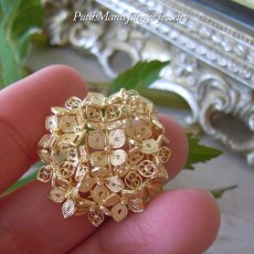 画像4: 【紫陽花】【アジサイ】のブローチ・ゴールド｜銀線職人の技術の粋を極めた作品。【金属アレルギーの方に配慮したニッケルフリー加工】 (4)