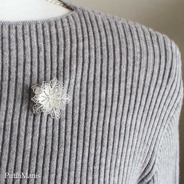 画像6: クレマチスのお花・銀線細工の透かしの花びらが美しいブローチ【フィリグリー・銀線細工パーツ】(シルバー/silver925)