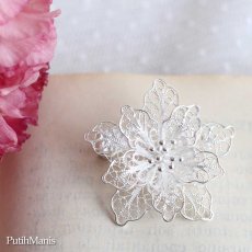 画像1: クレマチスのお花・銀線細工の透かしの花びらが美しいブローチ【フィリグリー・銀線細工パーツ】(シルバー/silver925) (1)