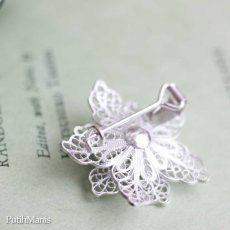 画像8: クレマチスのお花・銀線細工の透かしの花びらが美しいブローチ【フィリグリー・銀線細工パーツ】(シルバー/silver925) (8)