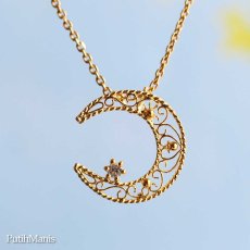 画像1: 三日月と星のゴールドネックレス・銀線細工のアイアンワークとジルコニアストーンの組み合わせ[fil21-g-n]【金属アレルギーに配慮したニッケルフリー】 (1)