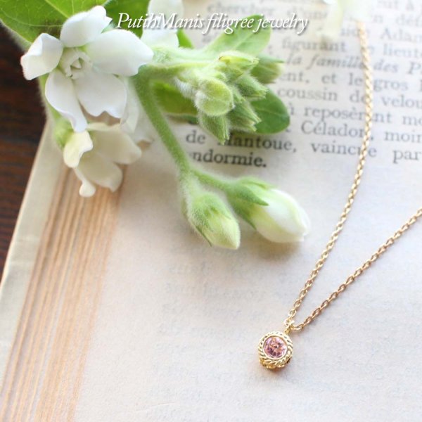 画像3: ピンクトルマリンのネックレス|10月誕生石・天然ピンクトルマリンを銀線細工の透かしで包み込んで光あふれる一粒石ゴールドネックレス【金属アレルギーの方に配慮したニッケルフリー加工】