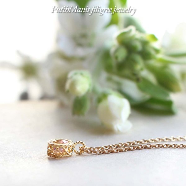 画像4: ピンクトルマリンのネックレス|10月誕生石・天然ピンクトルマリンを銀線細工の透かしで包み込んで光あふれる一粒石ゴールドネックレス【金属アレルギーの方に配慮したニッケルフリー加工】