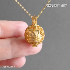 画像4: ロケットチャームのネックレス｜大きめビーズが銀線細工のレースの透かしから見えるチャーム【金属アレルギーの方に配慮したニッケルフリー加工】 (4)