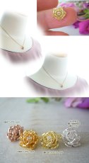 画像3: 蓮の花　czつき　ゴールドネックレス（プチサイズ）【金属アレルギーの方に配慮したニッケルフリー加工】 (3)