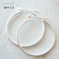 画像3: 【フープピアス】職人が丁寧に仕上げた艶やかなプレーンワイヤーの25mmフープピアス（シルバー）silver925【フィリグリー】 (3)