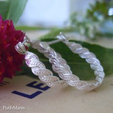 画像6: 三つ編み細工のフープピアスsilver925【フィリグリー・銀線細工】リングとお揃いにできます。 (6)