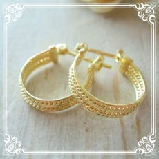 画像7: 5連のワイヤーが複雑な光を生み出すフープピアス【ニッケルフリー・ゴールド】K24K/K18K (7)