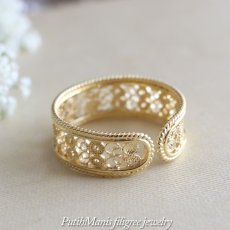 画像5: レースの透かしリング｜銀線細工の透かしの繊細さを堪能できるシンプルリング。1号〜18号まで。【金属アレルギーの方に配慮したニッケルフリー加工】 (5)