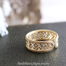 画像6: レースの透かしリング｜銀線細工の透かしの繊細さを堪能できるシンプルリング。1号〜18号まで。【金属アレルギーの方に配慮したニッケルフリー加工】 (6)