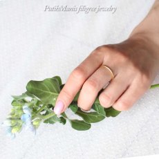 画像3: メンズOKな真円シンプルリング｜極細プレーン＆ツイストリングより少し太めの2mmゴールドリング【金属アレルギーの方に配慮したニッケルフリー加工】 (3)