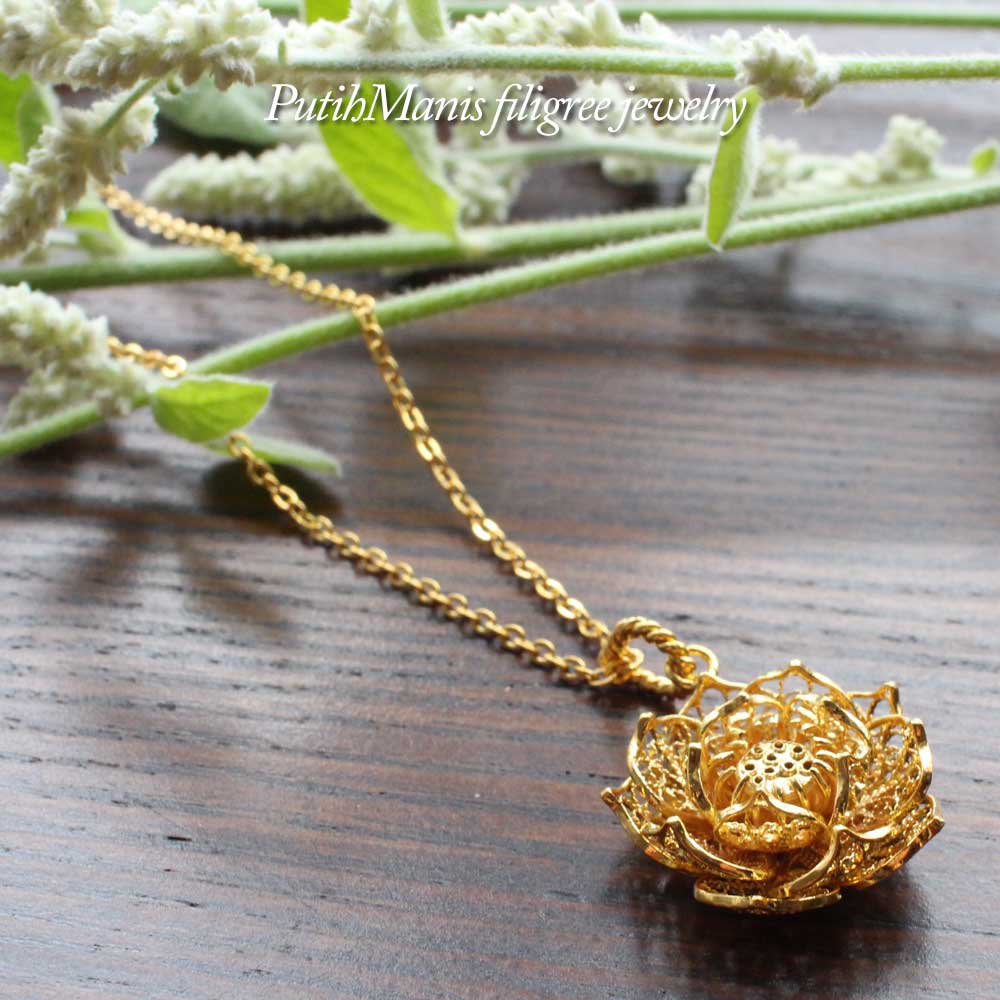 ネックレス,　蓮,　ロータス,　Necklace, lotus, ニッケルフリー,　金属アレルギー,　銀線細工, フィリグリー,　フィリグラーナ