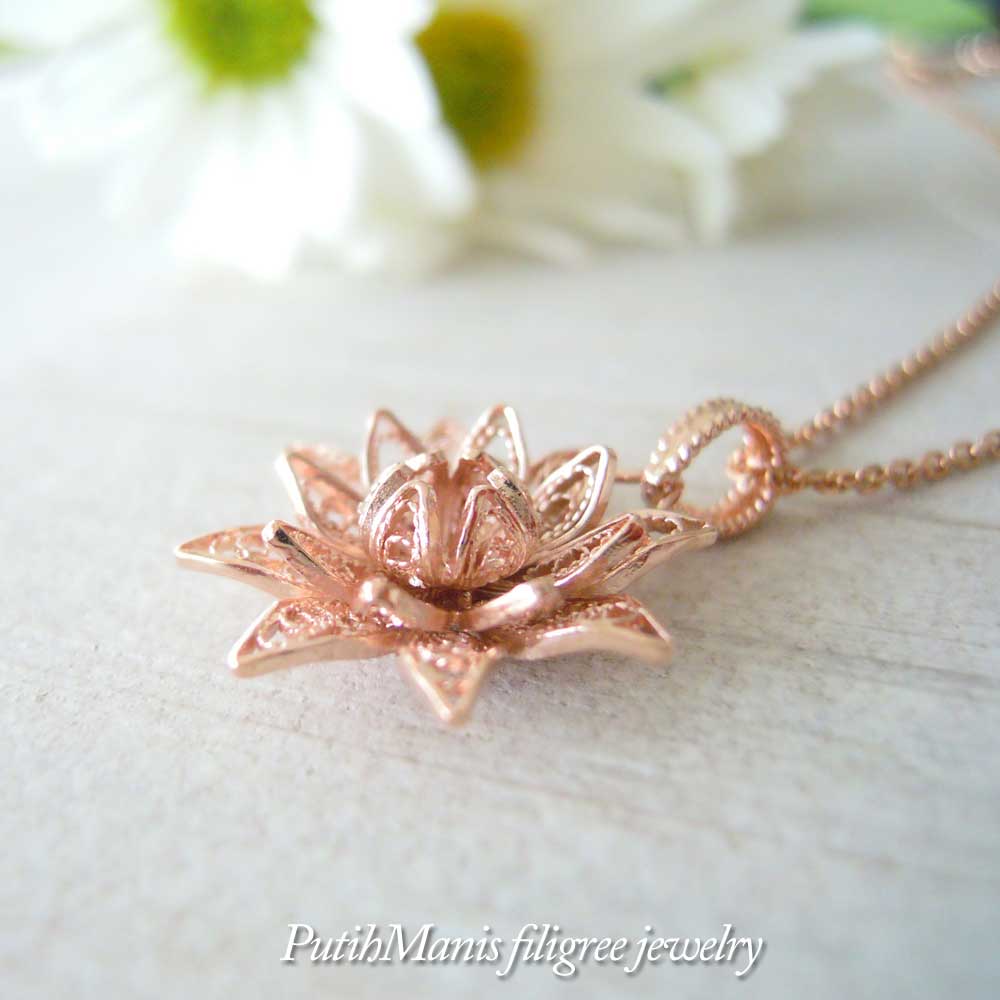 ネックレス,　Necklace, 蓮,　lotus, ニッケルフリー,　金属アレルギー,　銀線細工, フィリグリー,　フィリグラーナ