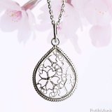 画像: 桜の文様を銀線細工の透かしで入れたしずく型のペンダントトップsilver925 [ch71-si-n]ネックレス用
