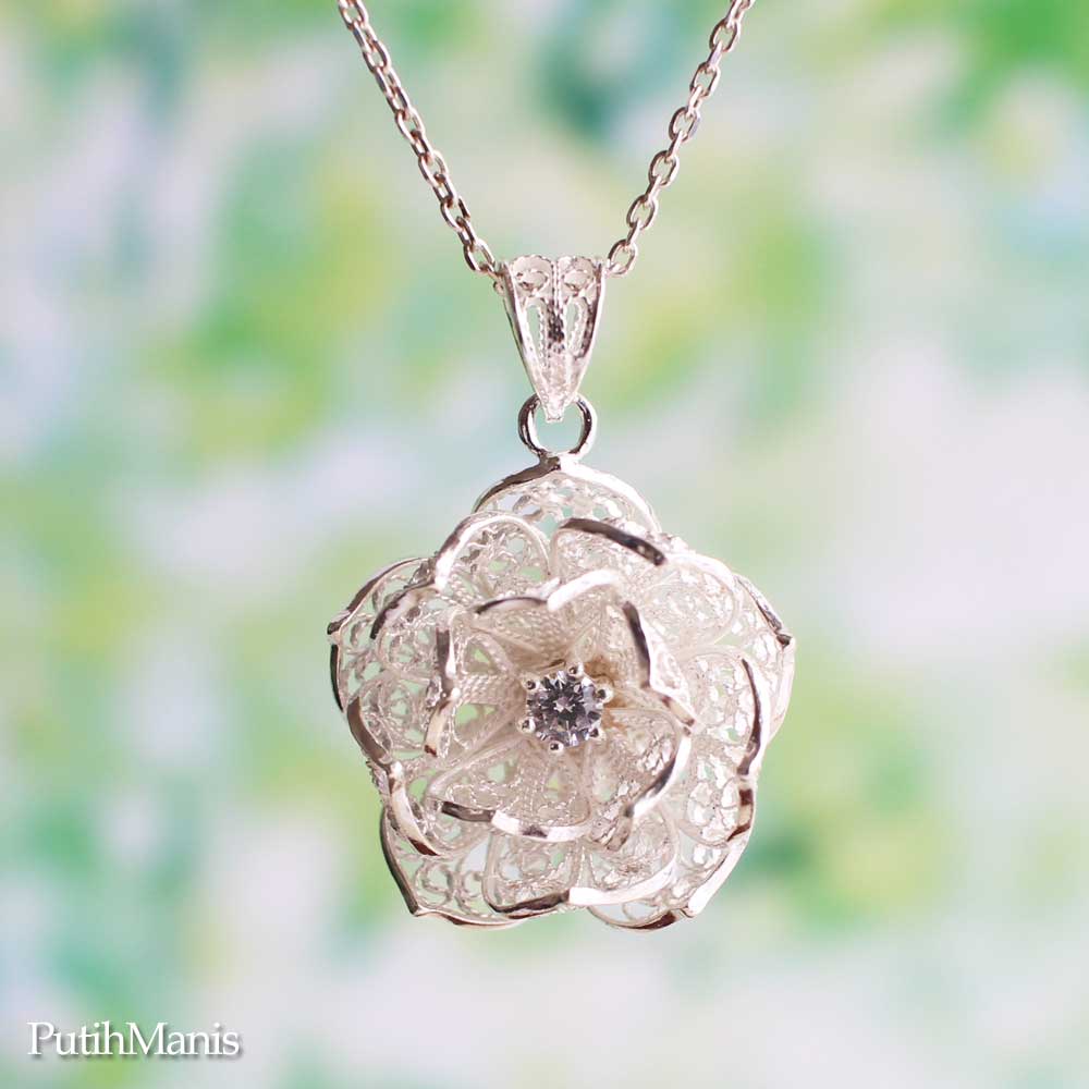 画像1: 蓮の花のネックレス(M1)｜CZ一粒石を入れた大きめロータス、蓮の花のチャーム【silver925】