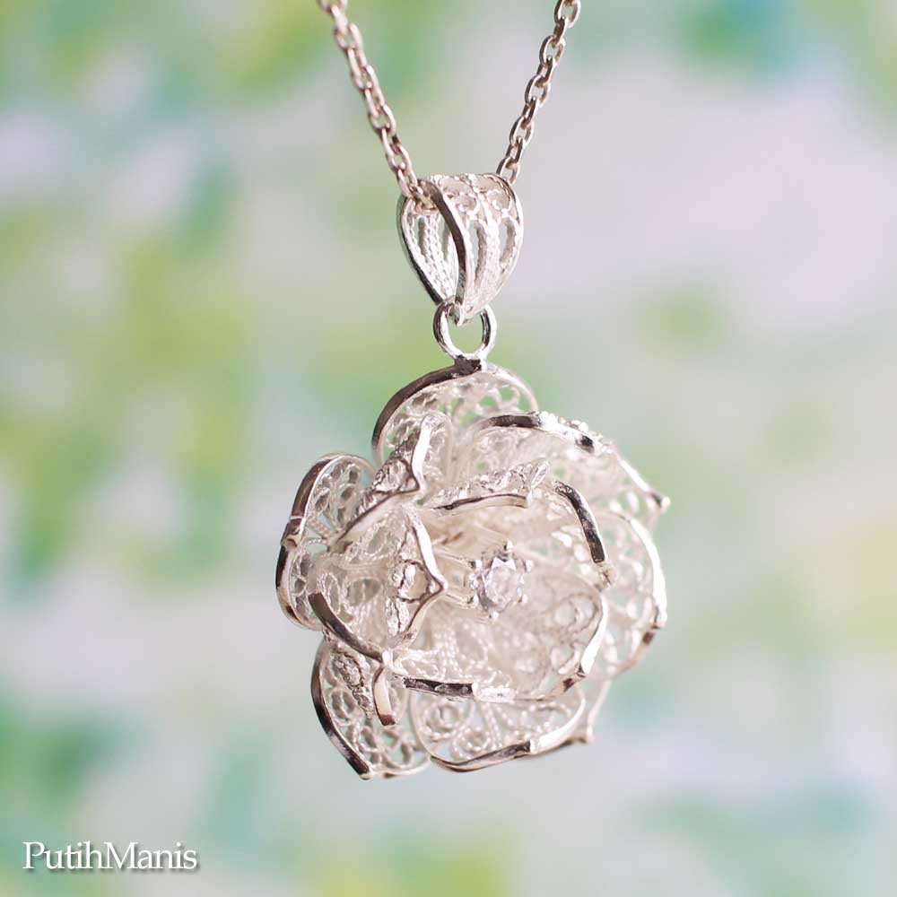 画像8: 蓮の花のネックレス(M1)｜CZ一粒石を入れた大きめロータス、蓮の花のチャーム【silver925】