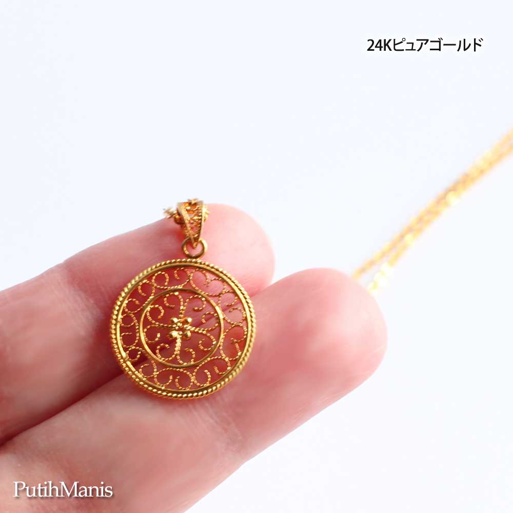 画像9: コインチャームネックレス・サークルチャームに透かしの銀線細工アイアンクロス [ch72-n-g]金属アレルギー