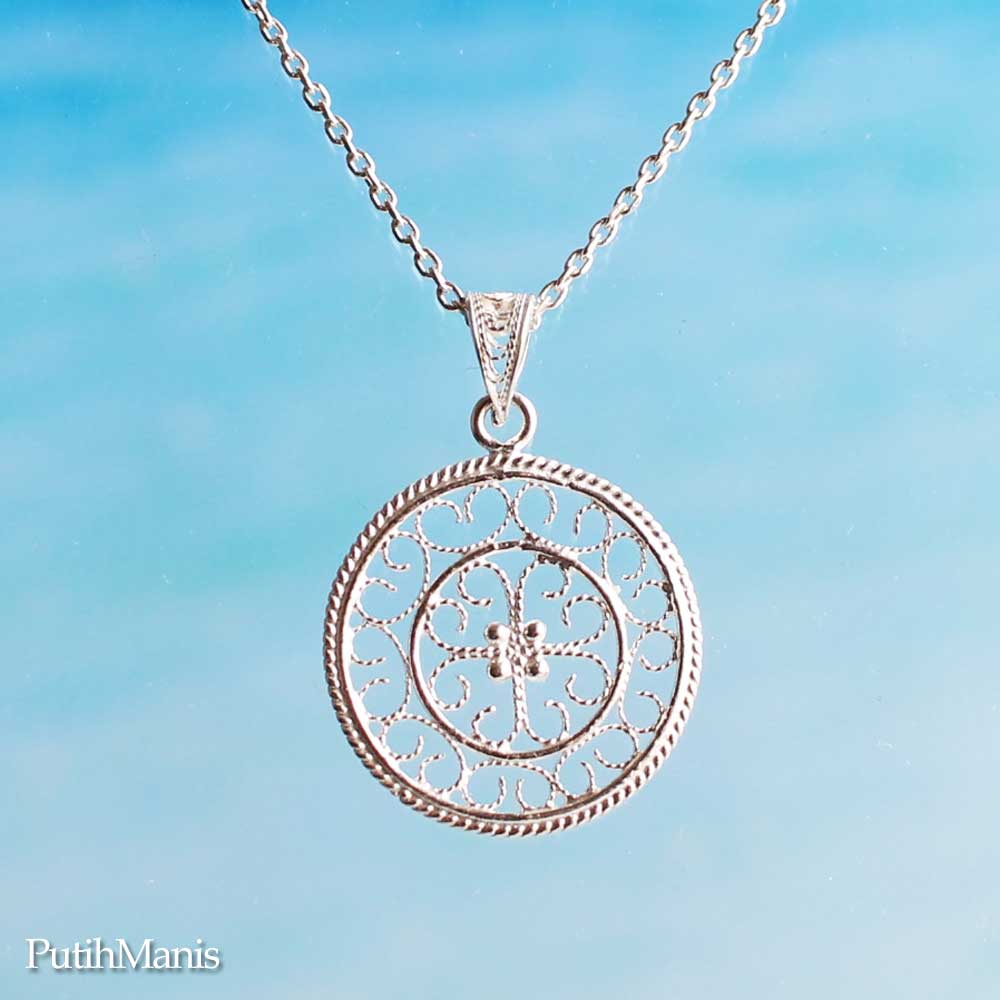 画像6: コインチャームネックレスsilver925　銀線細工のサークルチャームにアイアンクロス【silver925】